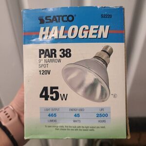 Satco S2220 Satco 45PAR38/HAL/NSP 45 Watt 120 Volt PAR38 Medium Base Narrow Spot